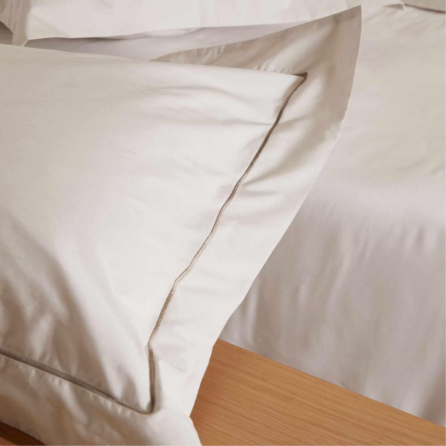 300 Thread Count Nacre Rolenio Oxford Pillowcase