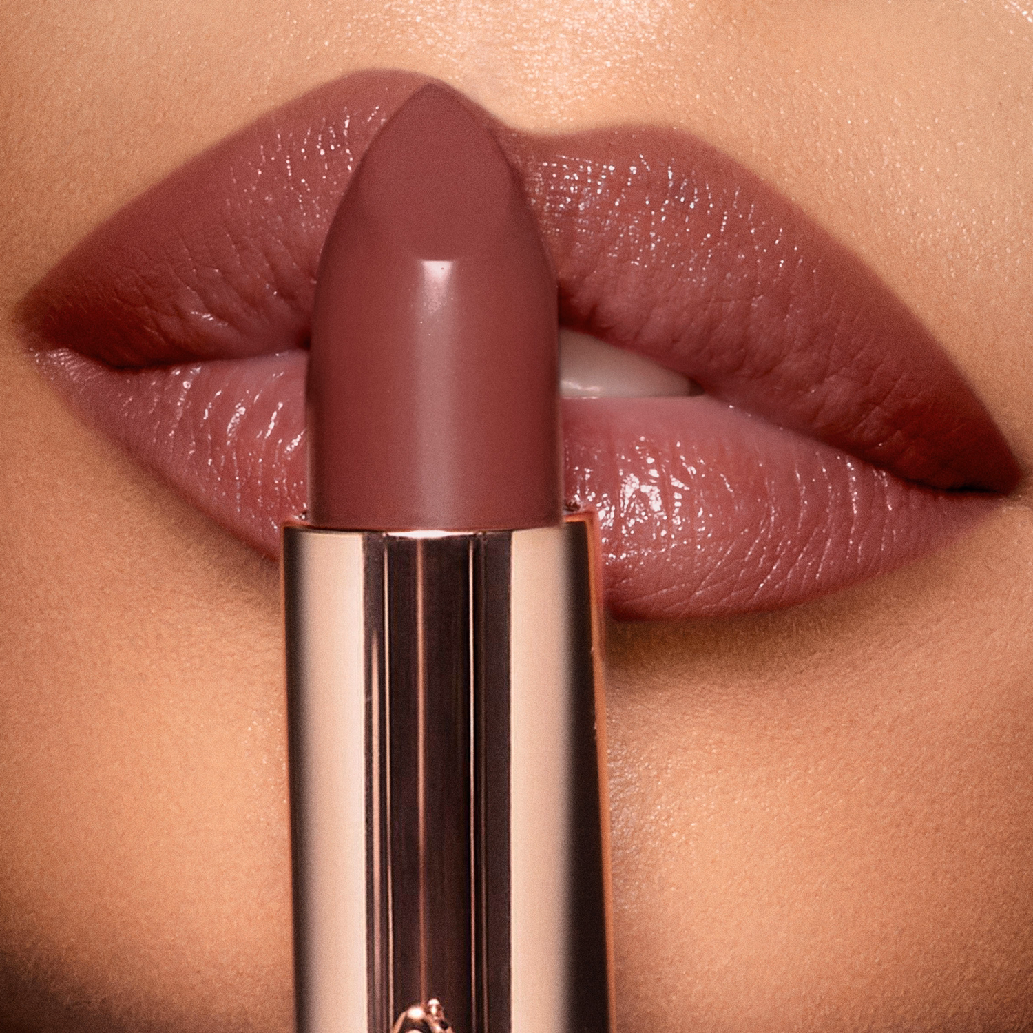 K.I.S.S.I.N.G Pillow Talk Intense