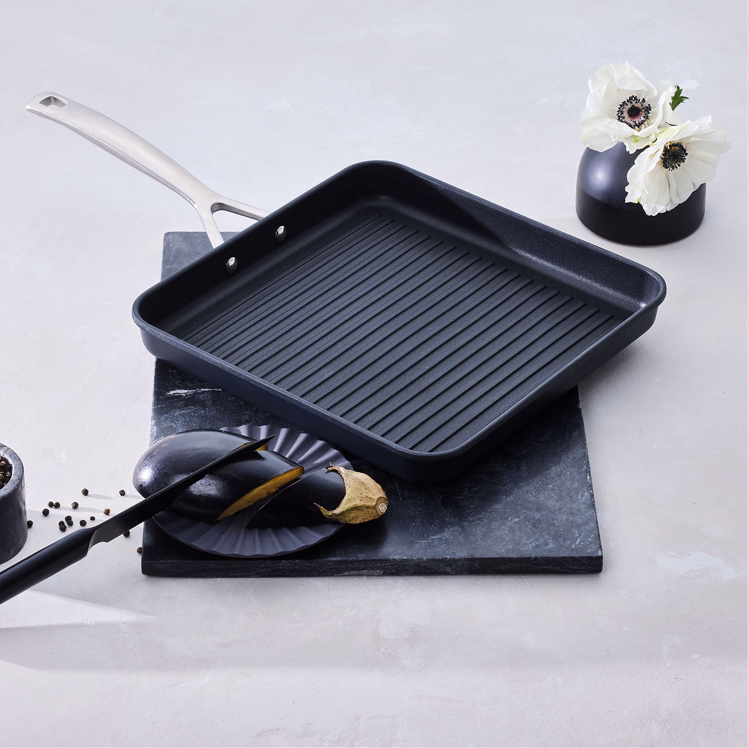 Toughened Non-Stick Ribbed Square Grill 28cm