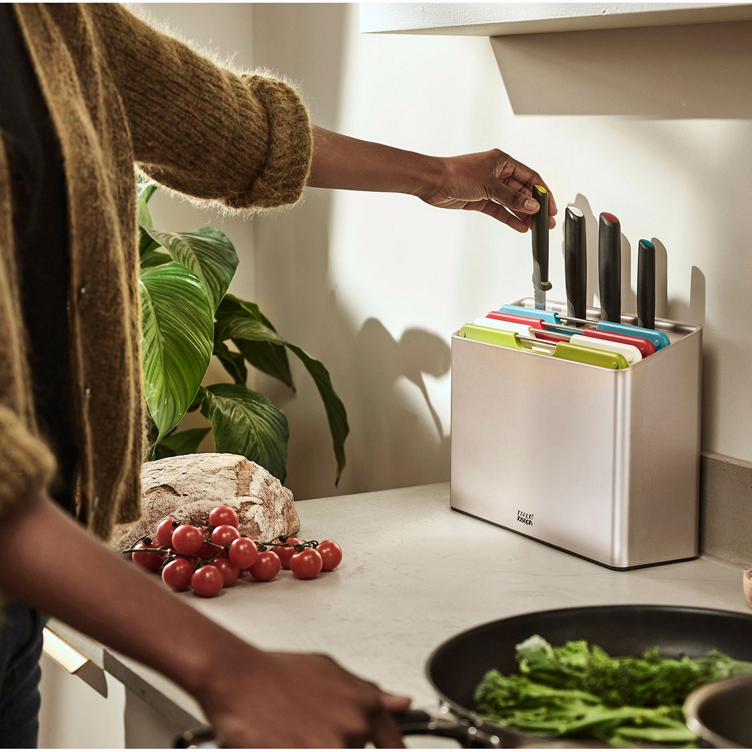 Folio Plus 8 Piece Knife & Chopping Board Set