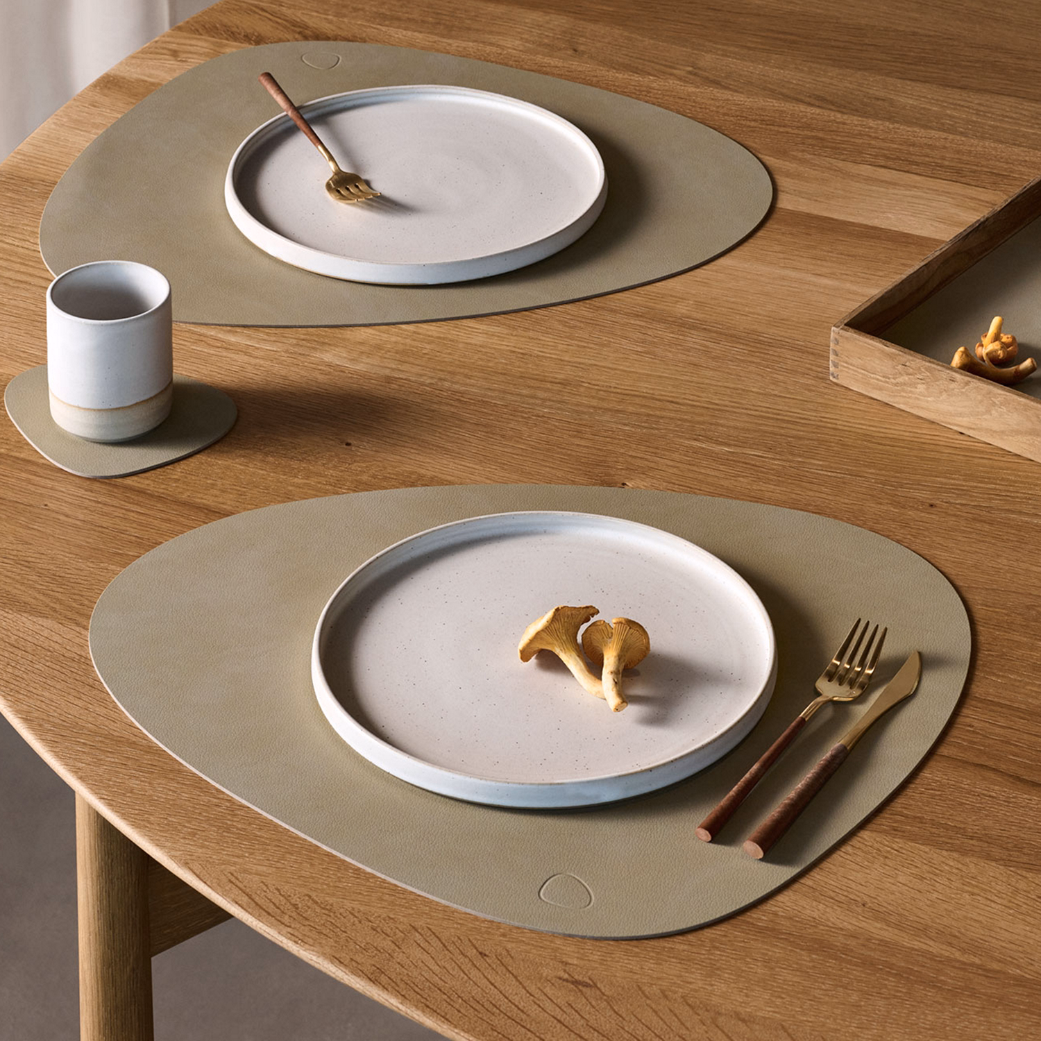 Curve Nupo Table Mat Herbal Dust