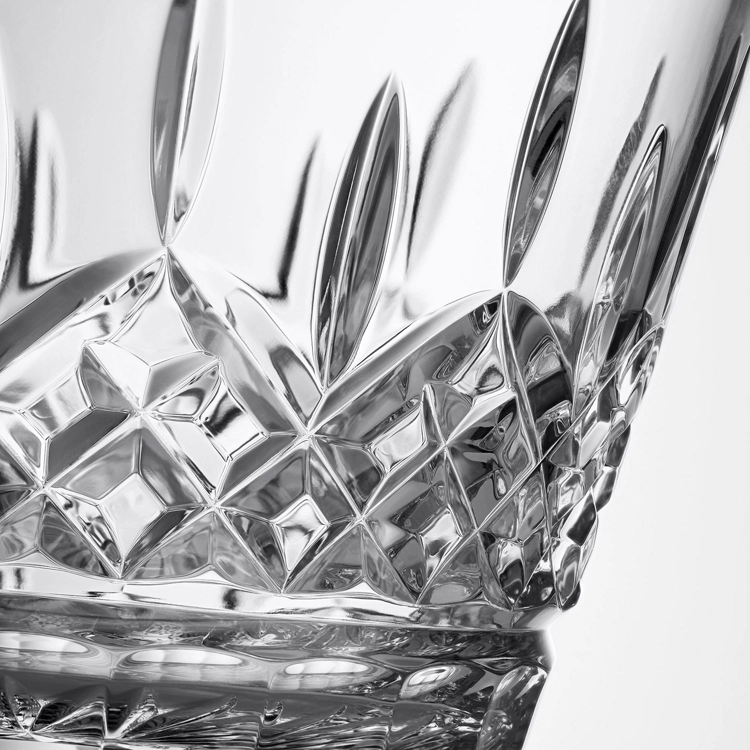 Lismore Bowl 23cm 9in