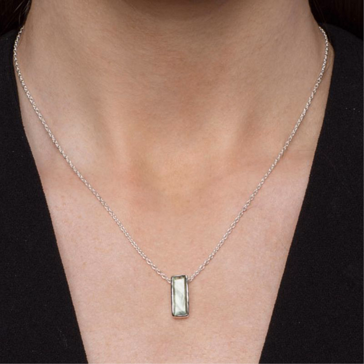 Manhattan Labradorite Pendant Necklace