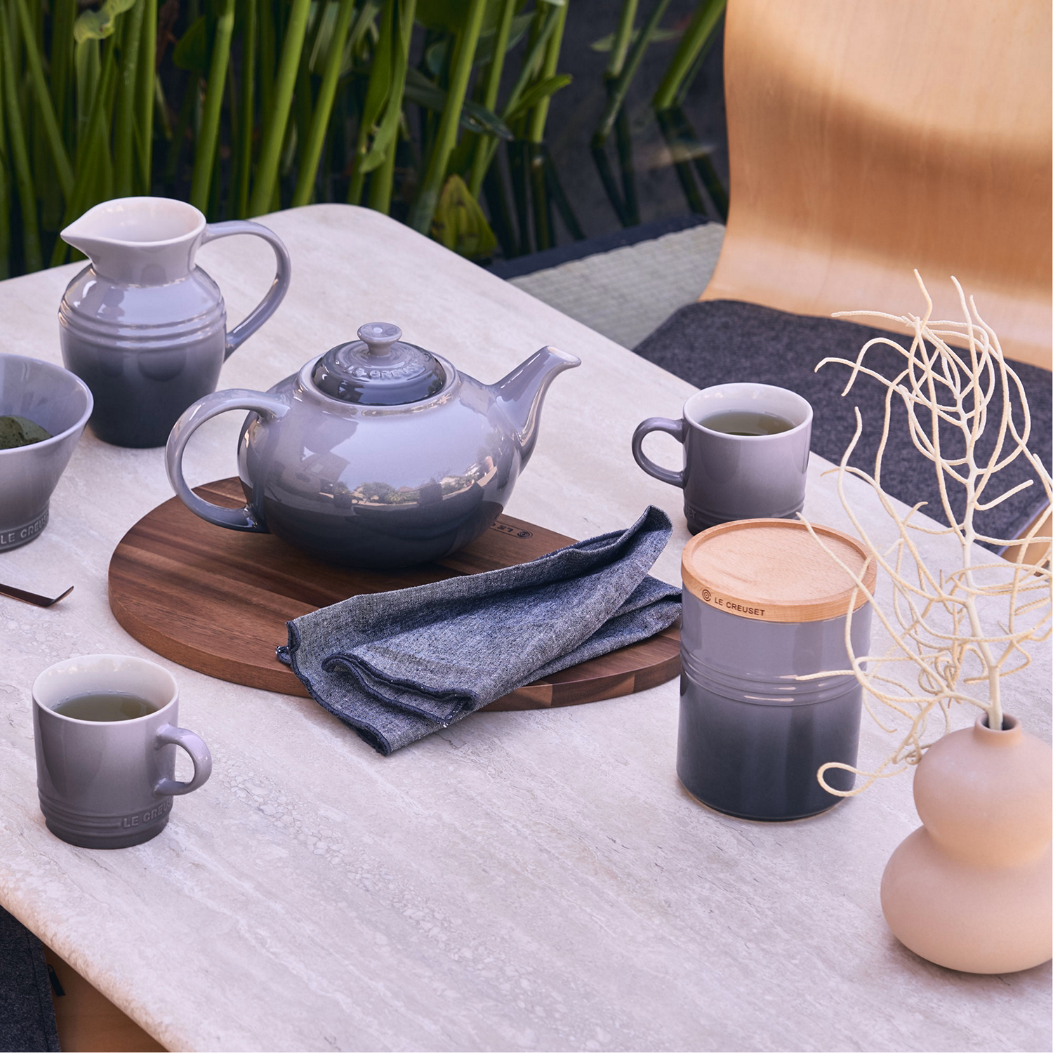 Stoneware Medium Storage Jar With Wooden Lid