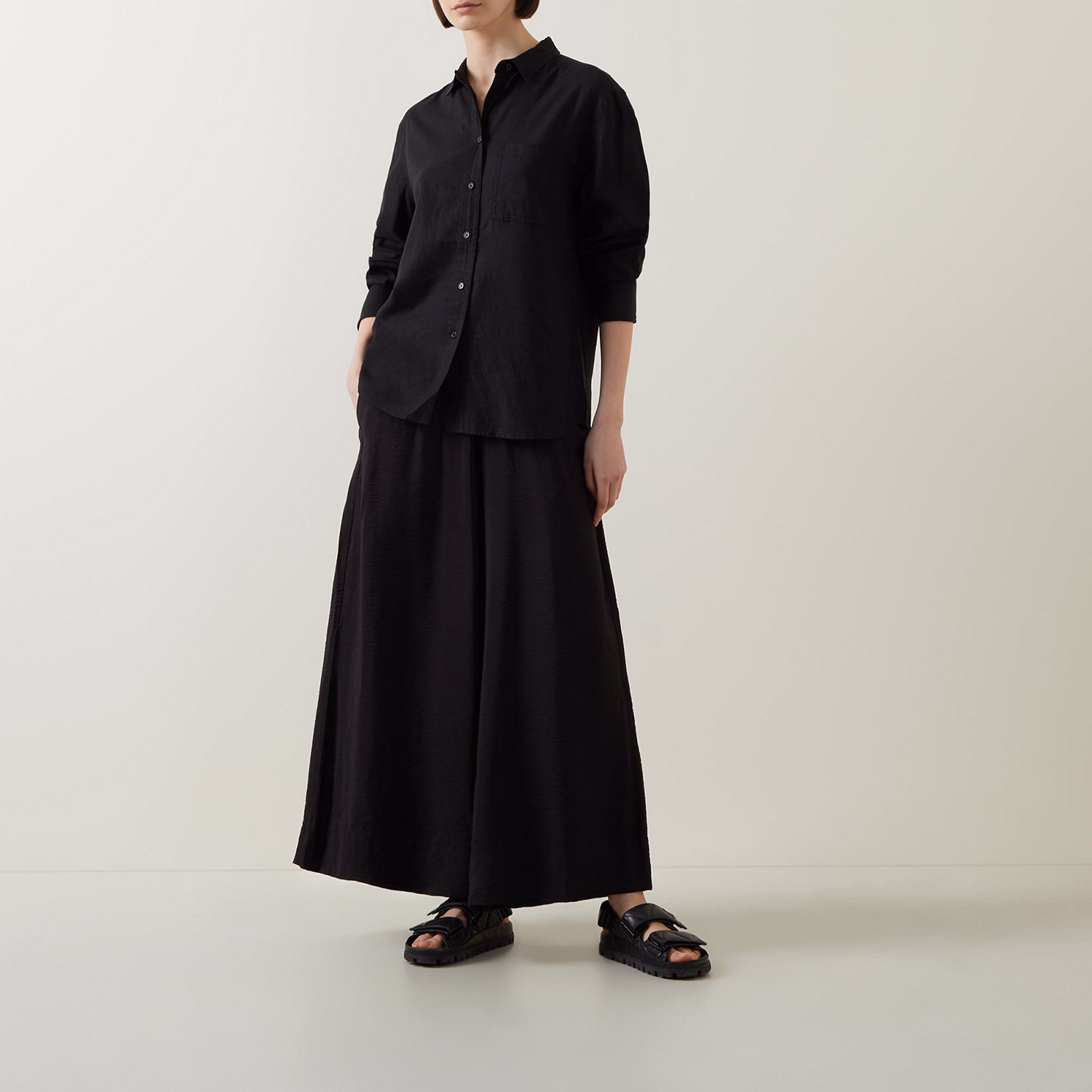 Lova Button-Down Shirt