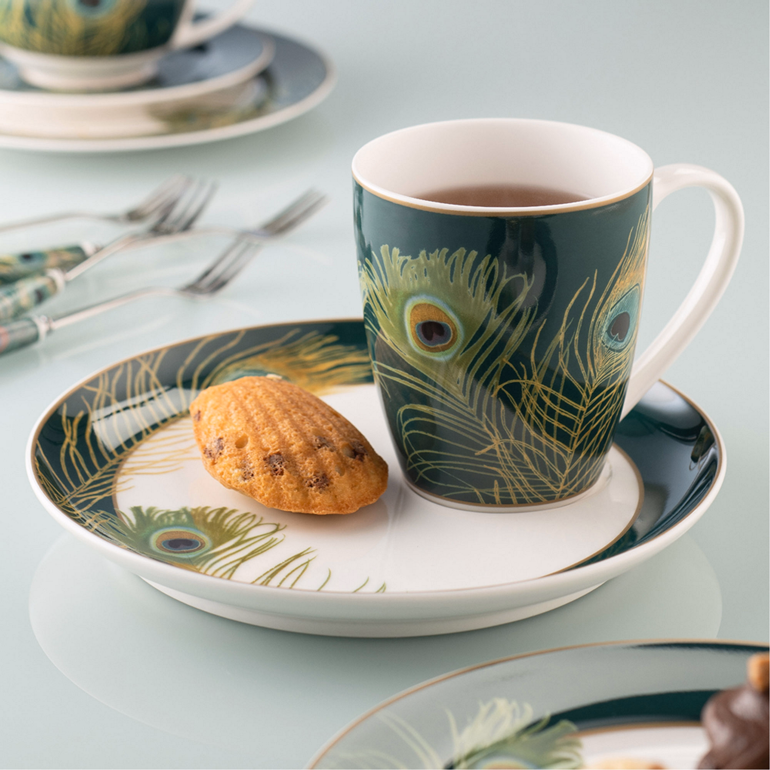 Peacock Feather Mug and Tray Set