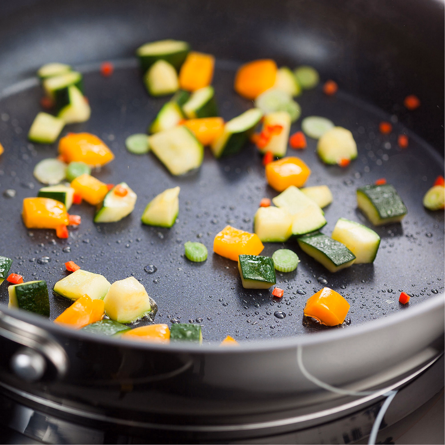 7000 Non-Stick Sauteuse Pan 24cm