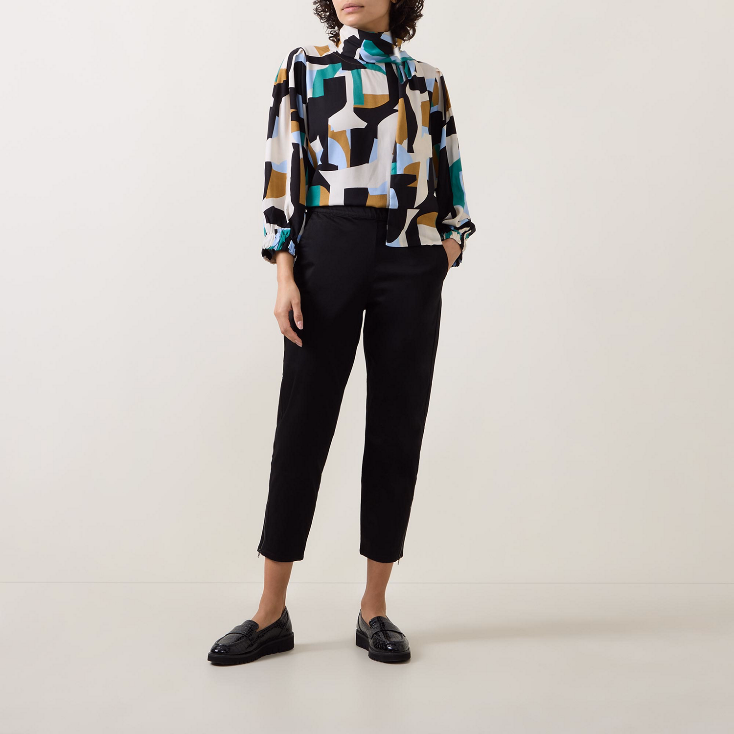 Brisa Abstract Print Blouse