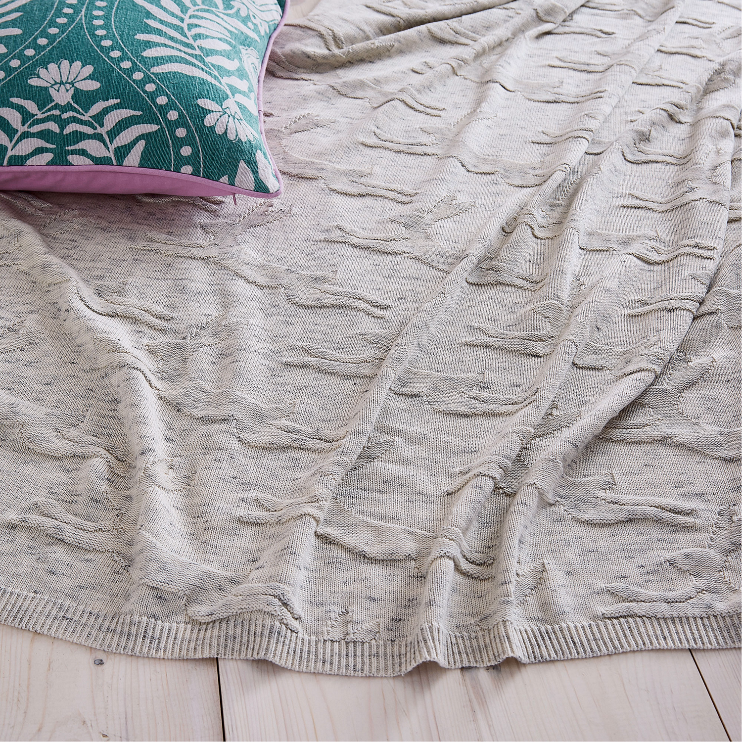 Nostalgic Collector Hare Throw Oat