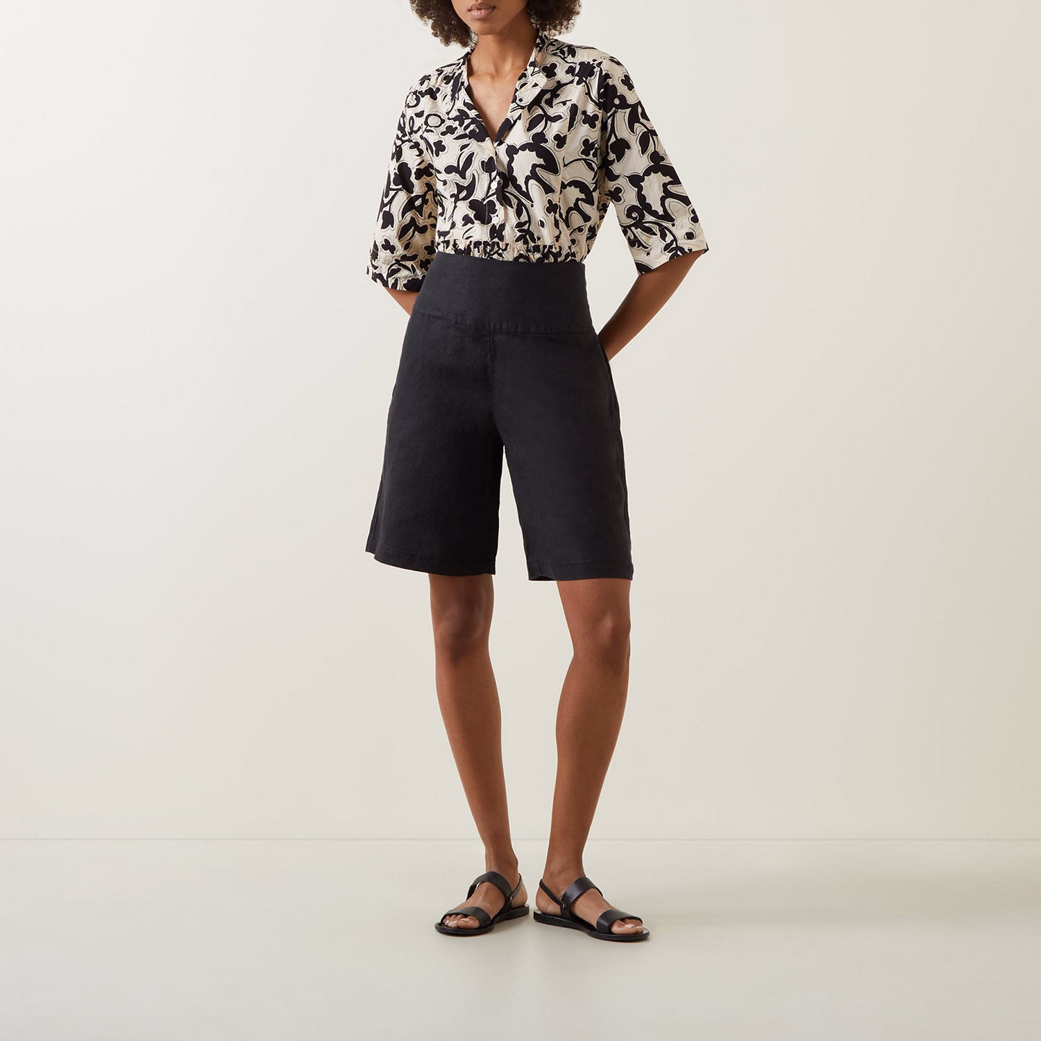 Pinja Straight-Leg Shorts