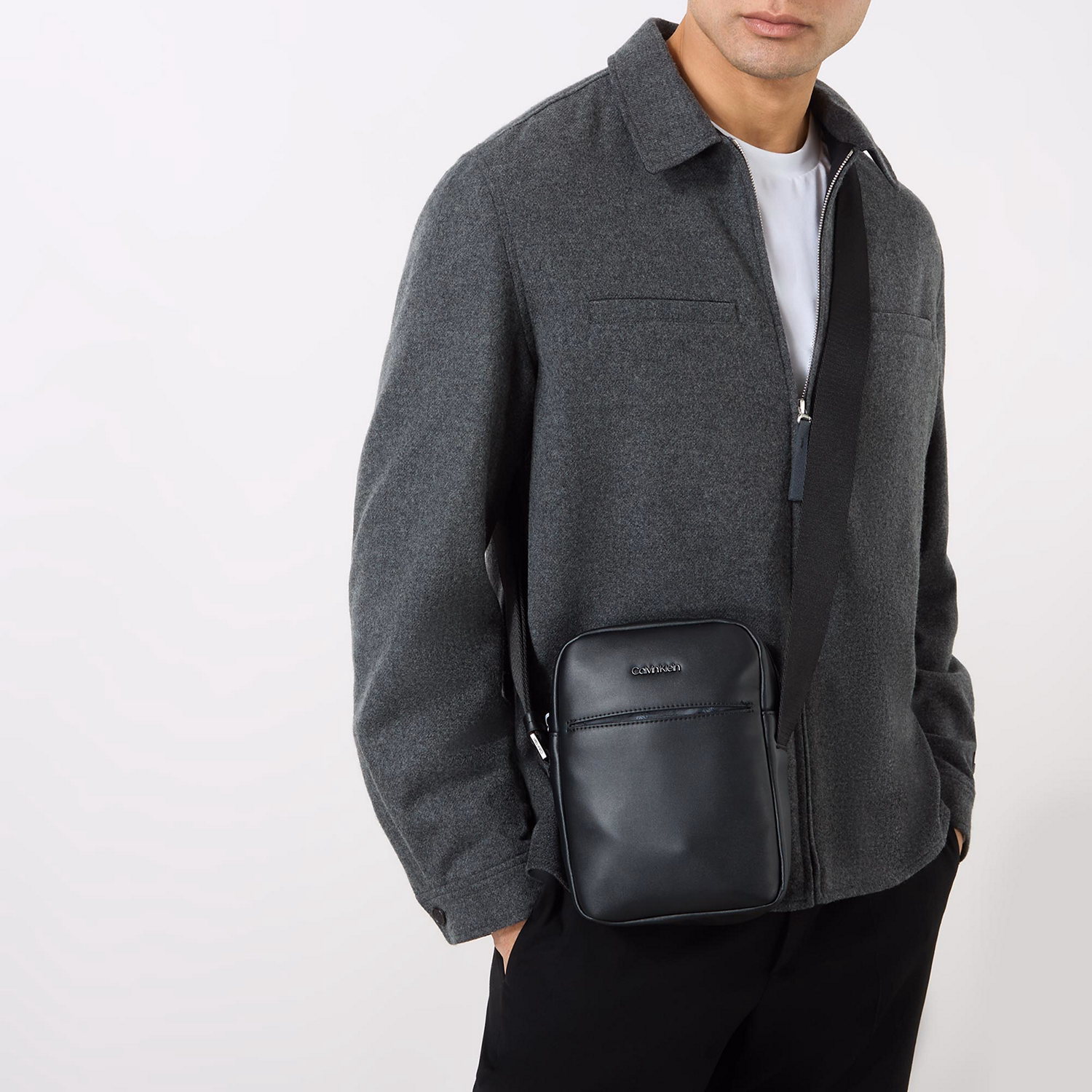 Set Reporter Crossbody Bag