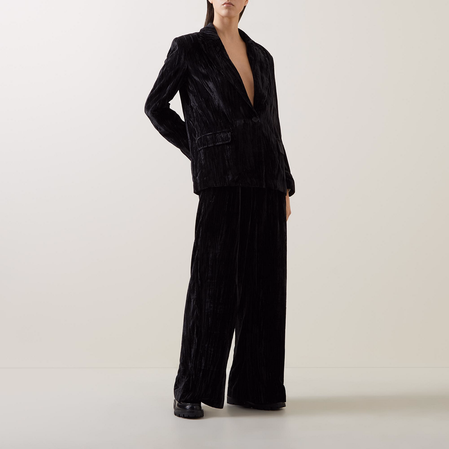 Janet Single-Breasted Velvet Blazer