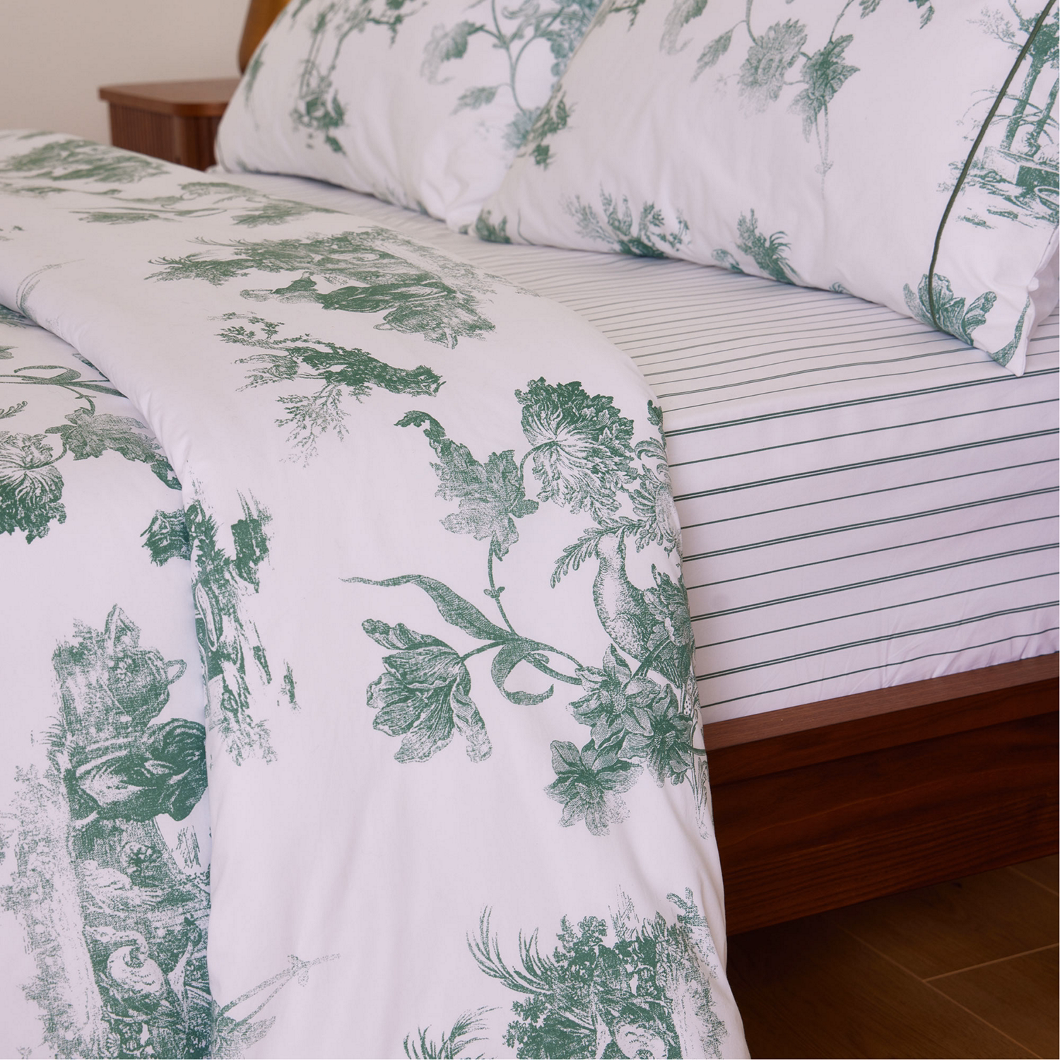 300 Thread Count Green Stripe Fitted Sheet