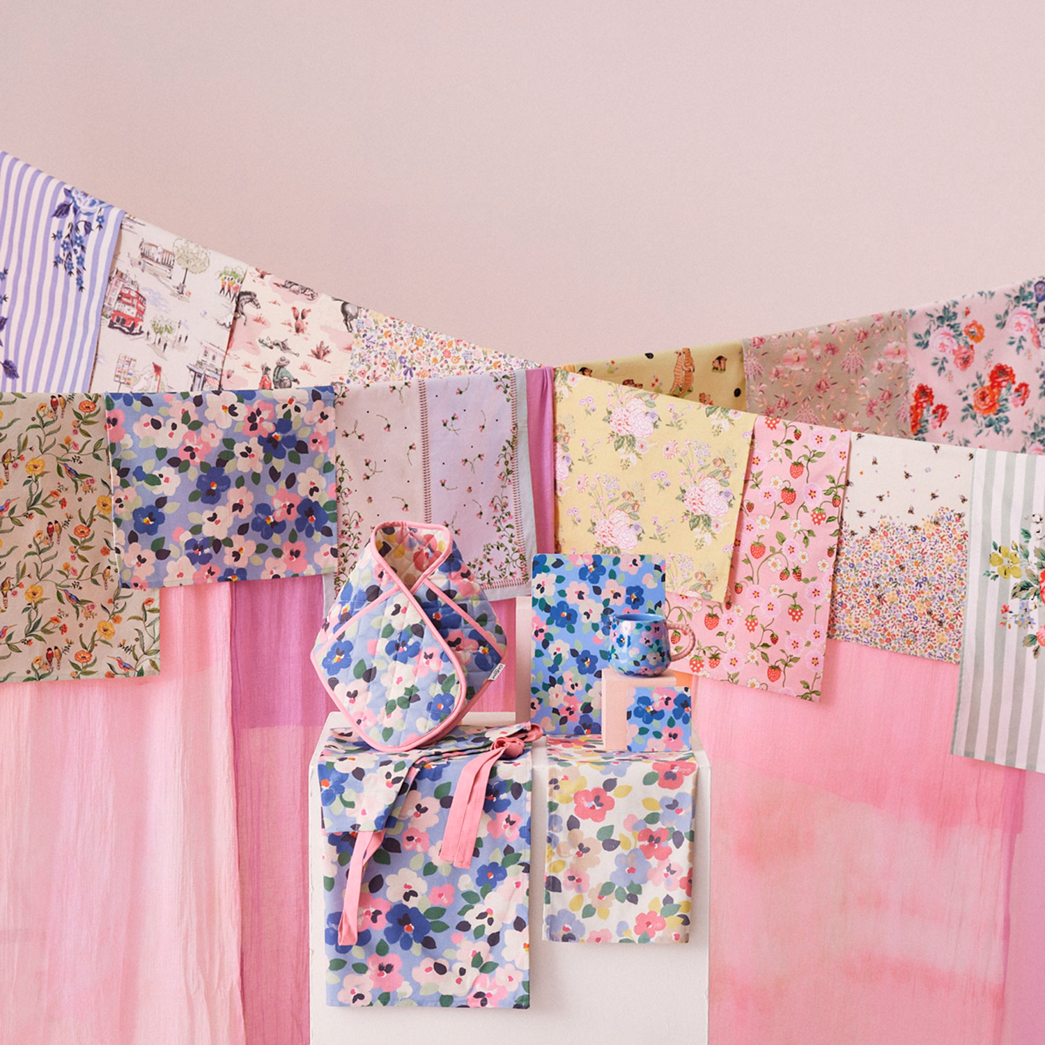 Painted Pansies Double Oven Glove