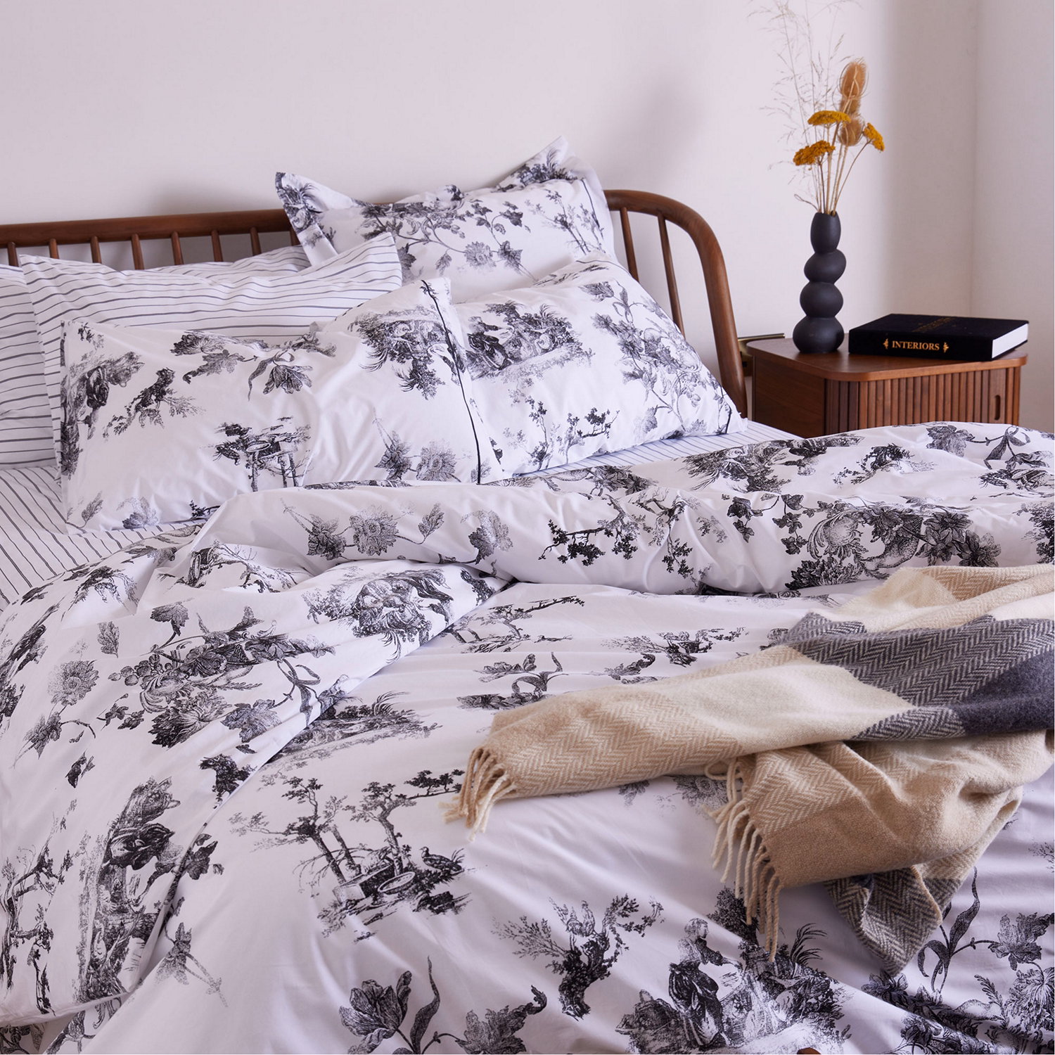 300 Thread Count Black Toile Square Pillowcase