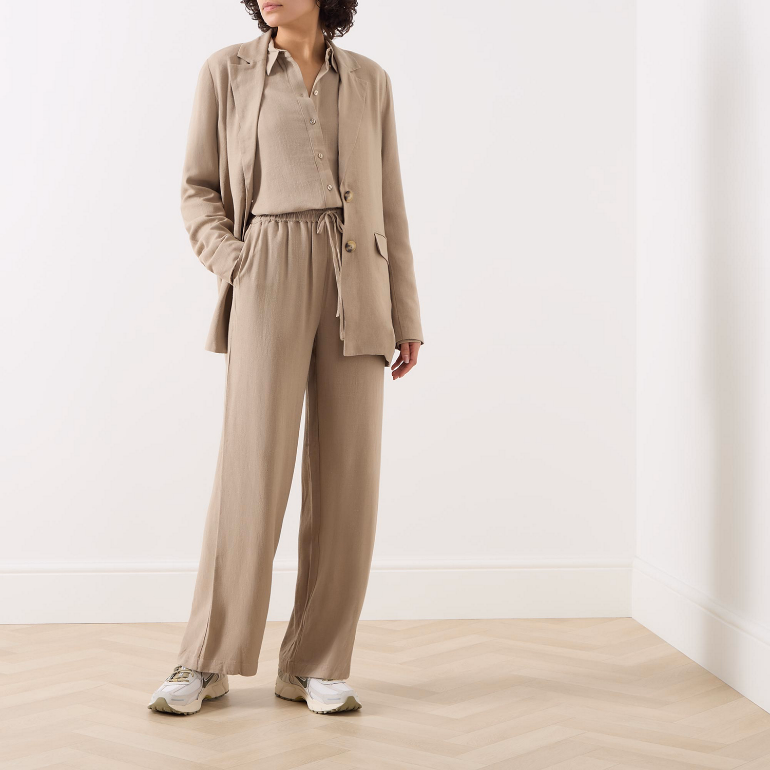 Viva Single-Breasted Relaxed Blazer