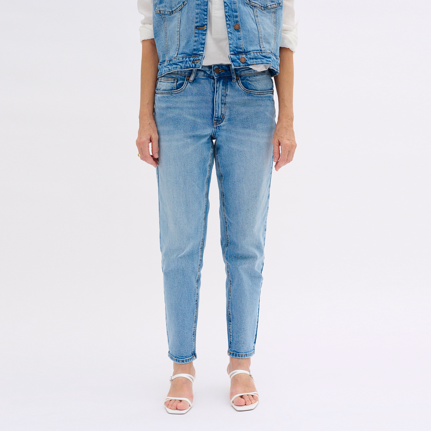 Mommy Mid-Rise Straight Leg Jeans