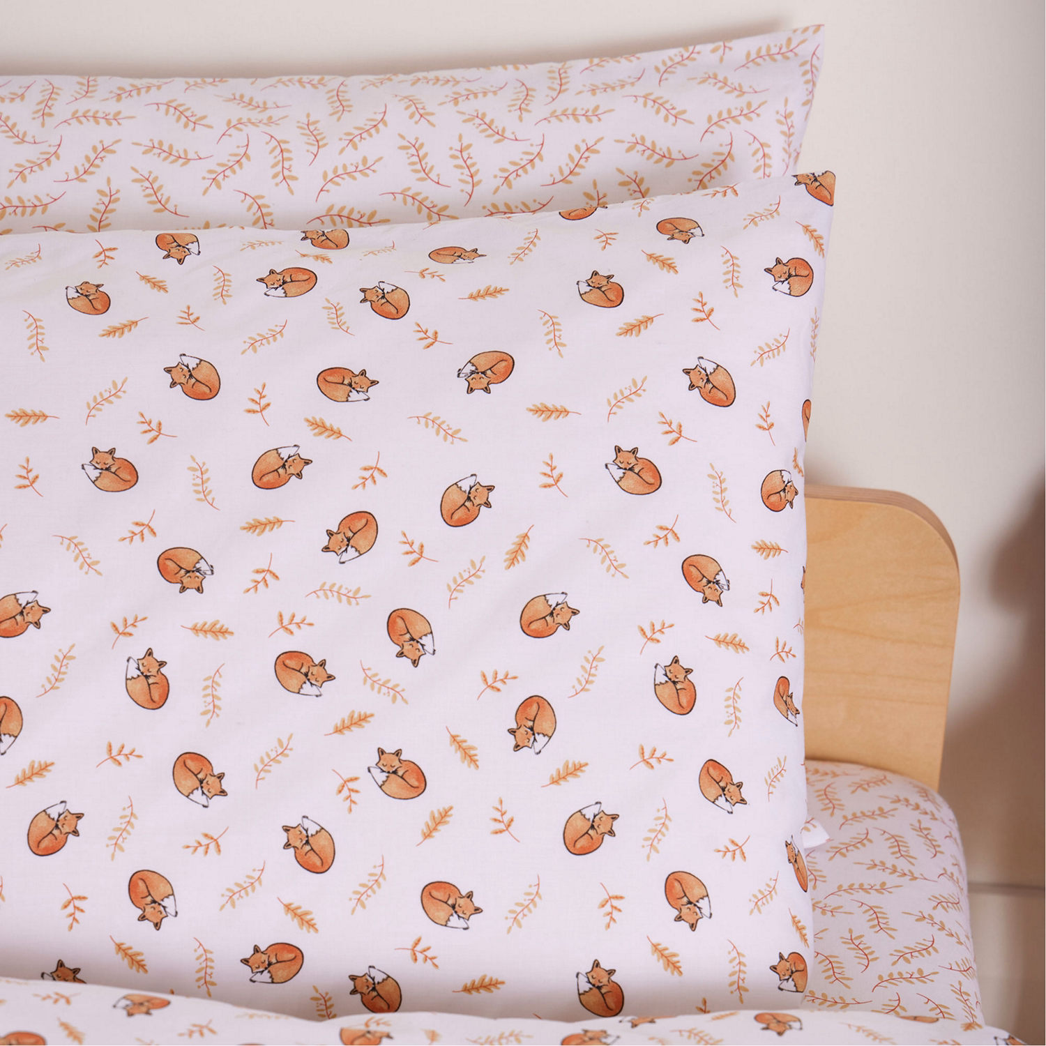 200 Thread Count Sleeping Fox Pillowcase