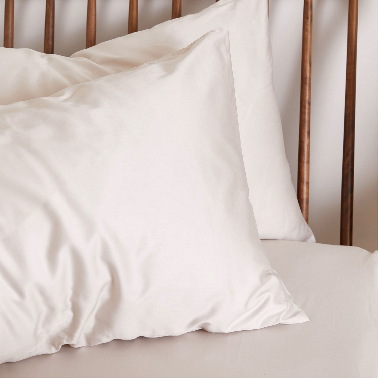 300 Thread Count Nacre Sateen Pillowcase Set