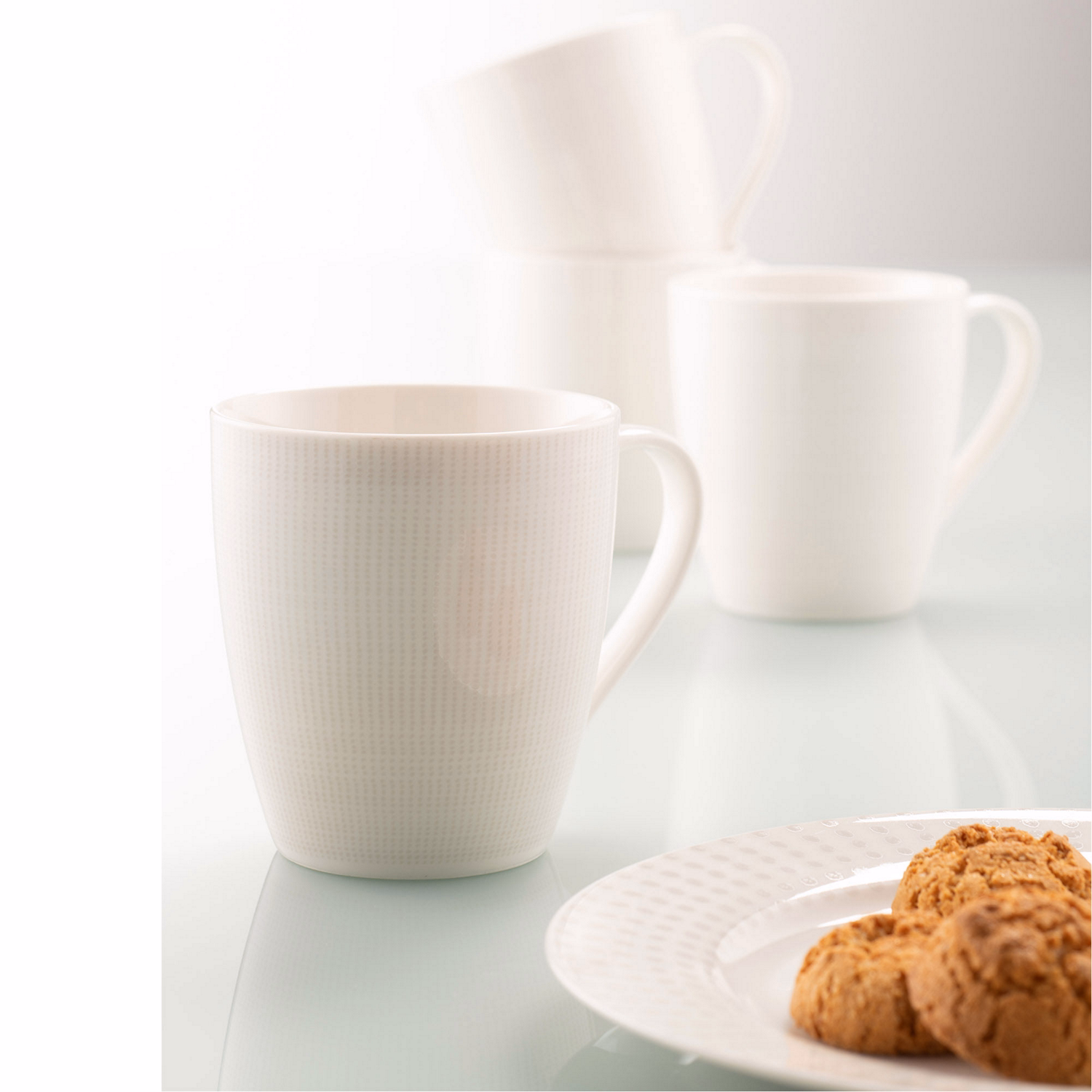 Spots and Dots Mugs Set of 4 Grey