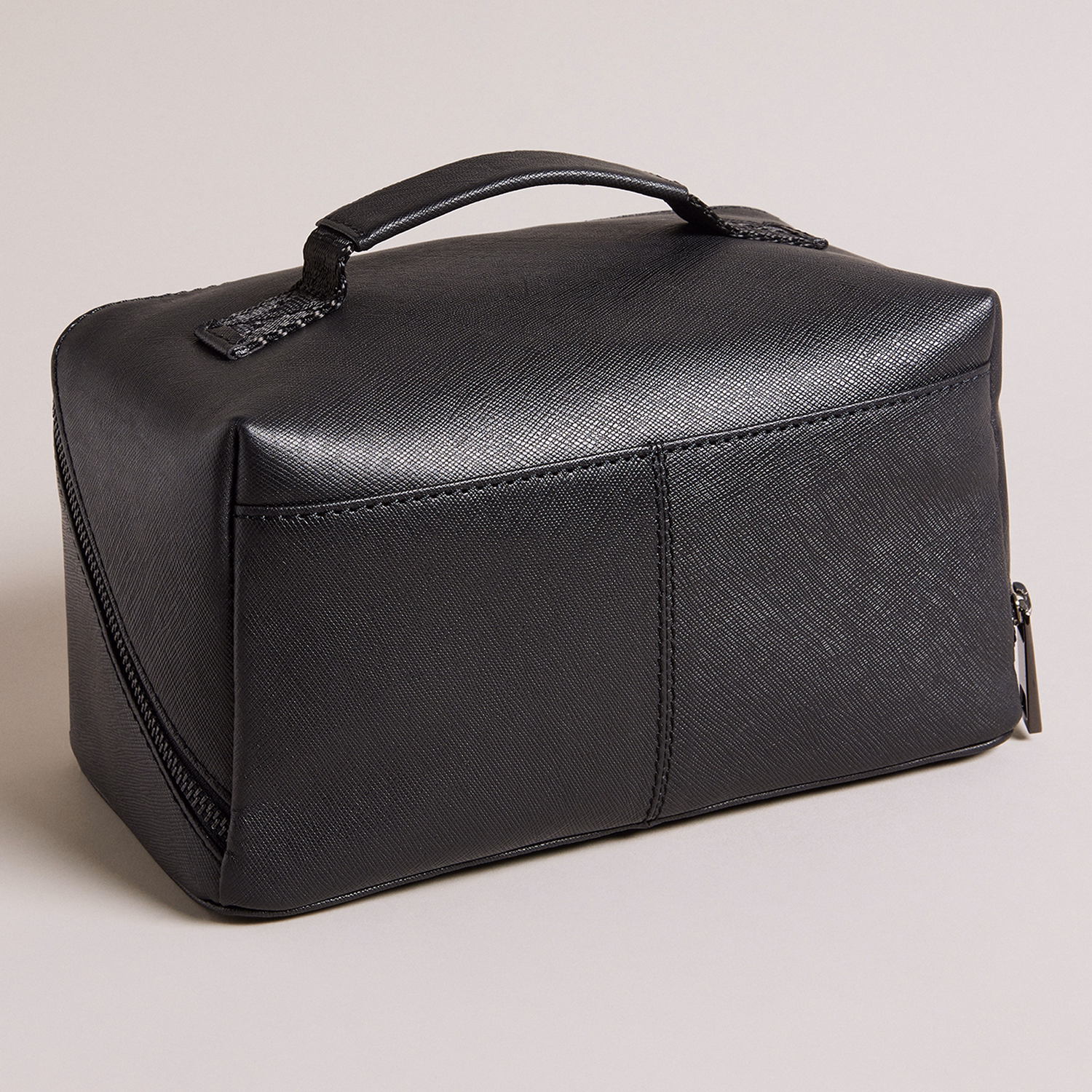 Hanss Saffiano Leather Washbag