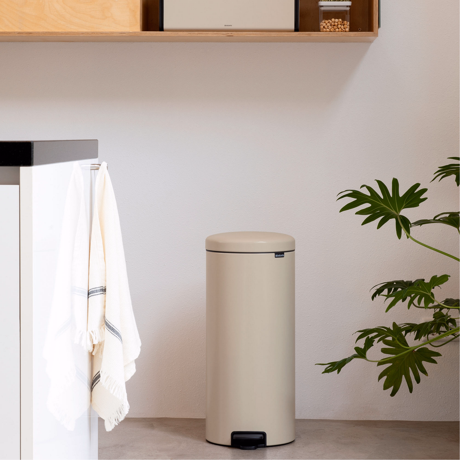 NewIcon Pedal Bin, 30L - Soft Beige