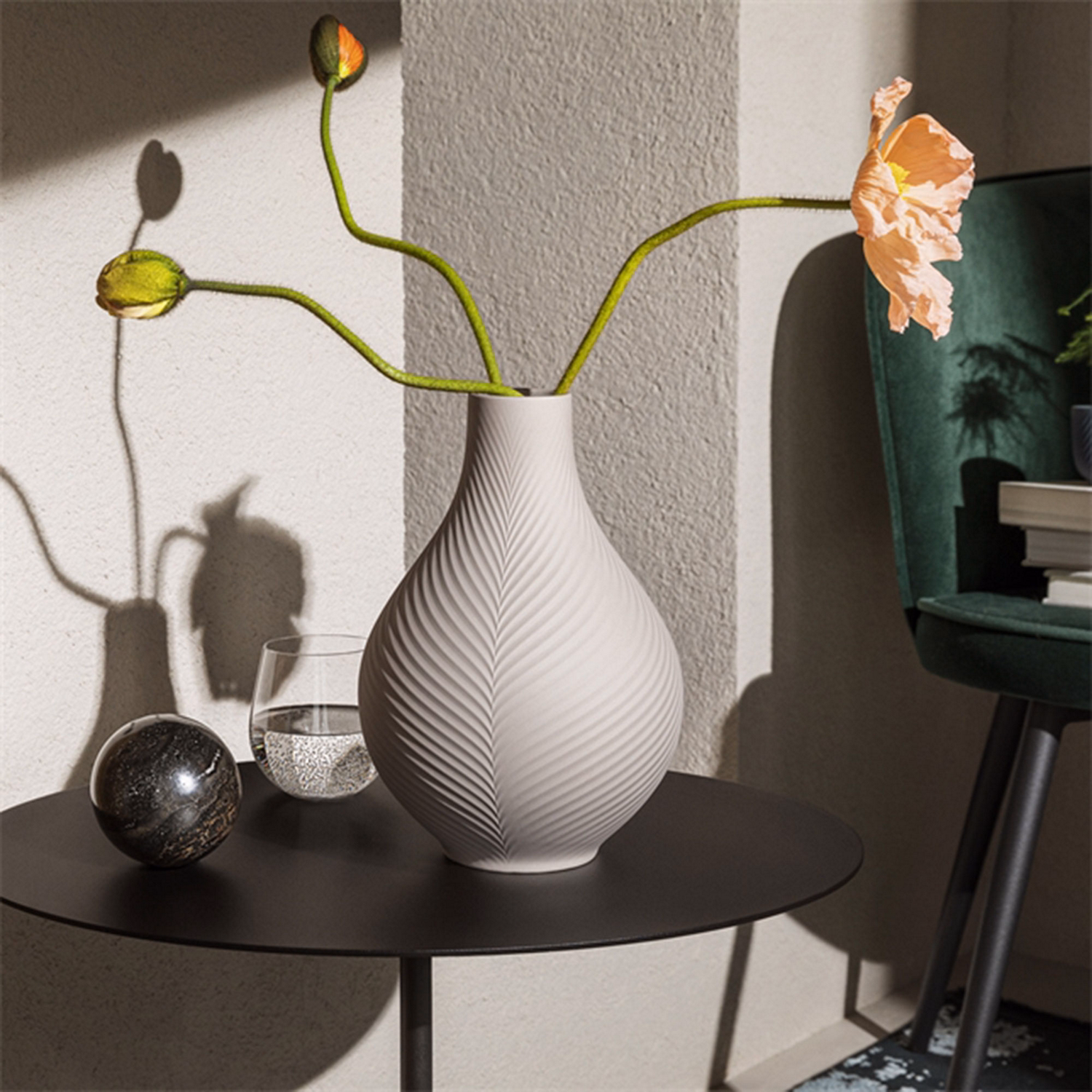 Jasper Folia Powder Pink Bulb Vase