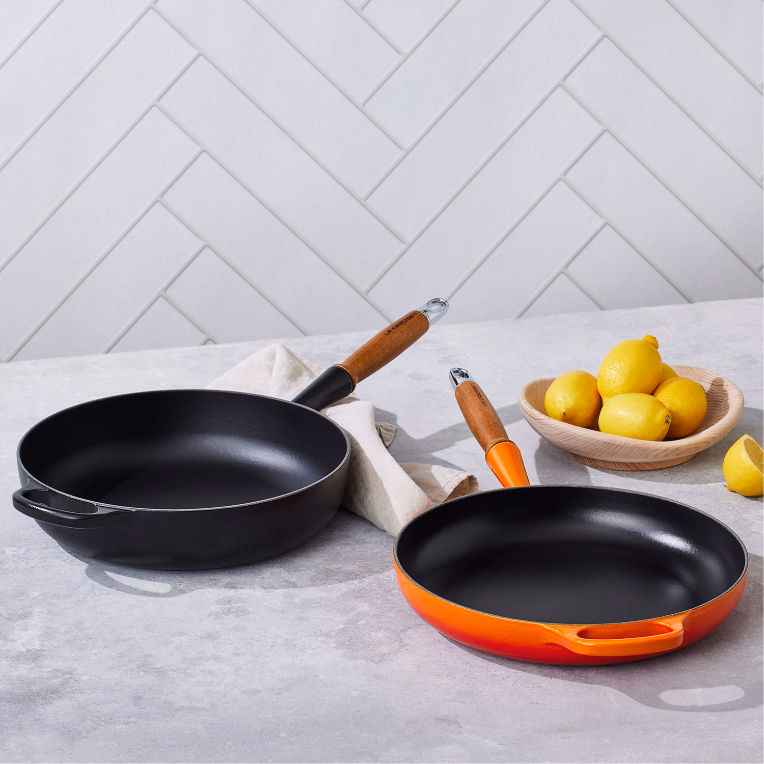 Cast Iron Frying Pan with Wooden Handle 24cm