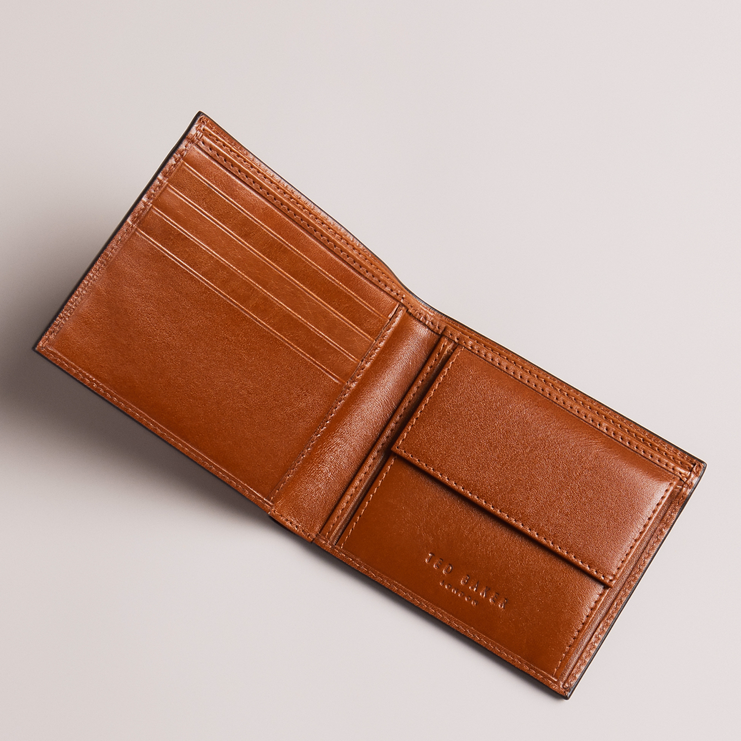 Prugs Embossed Corner Leather Billfold Coin Wallet