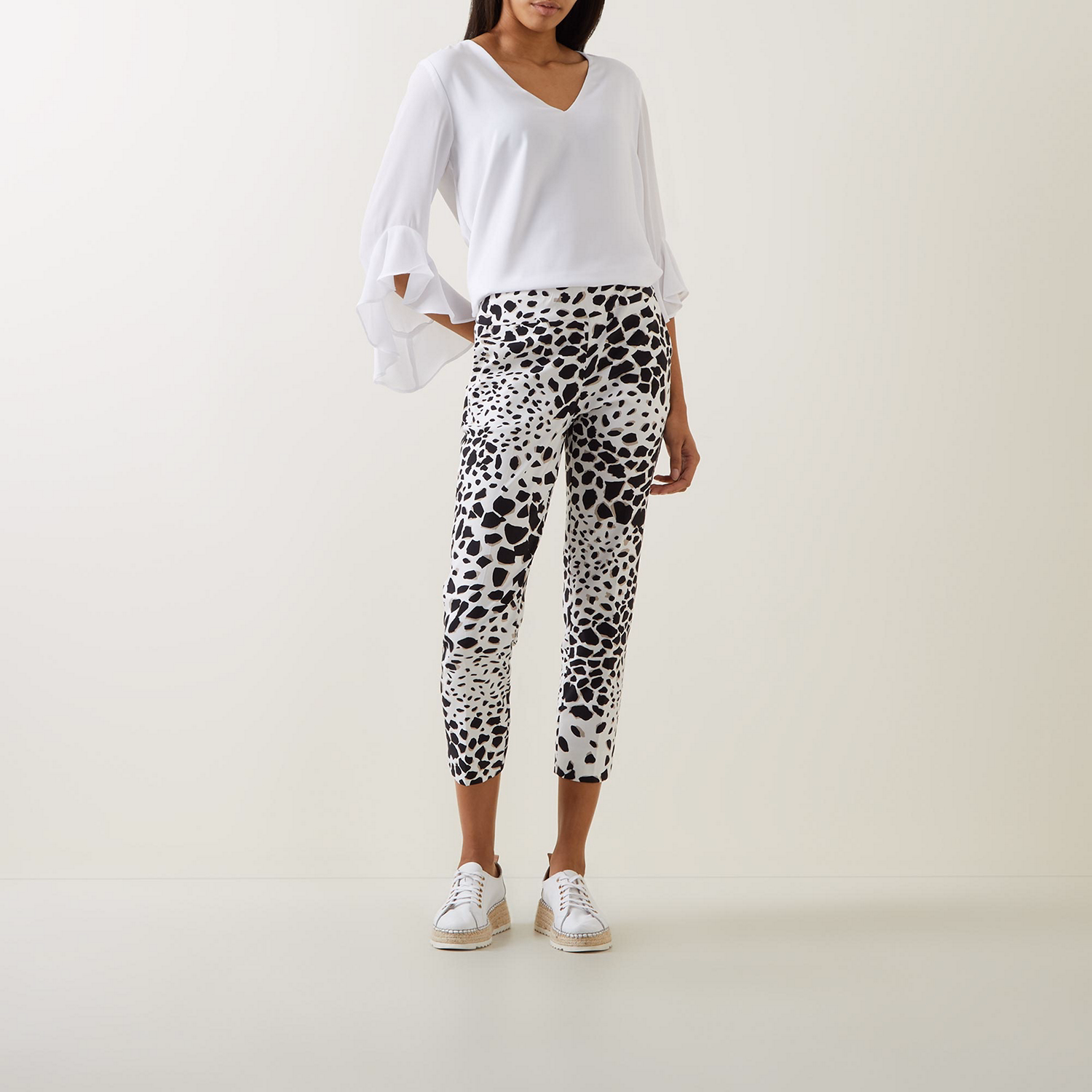 Mid-Rise Printed Cropped Trousers