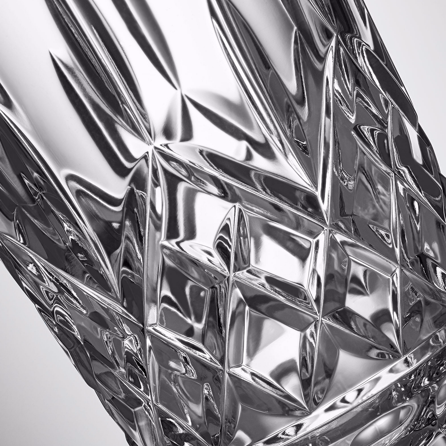 Lismore Vase 20cm 8in