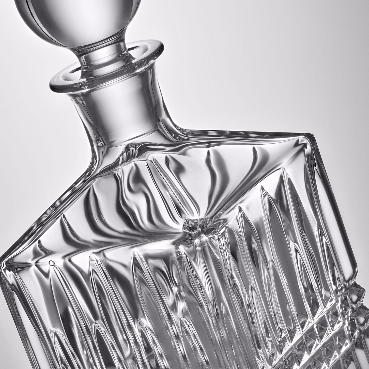 Lismore Diamond Square Decanter 700ml