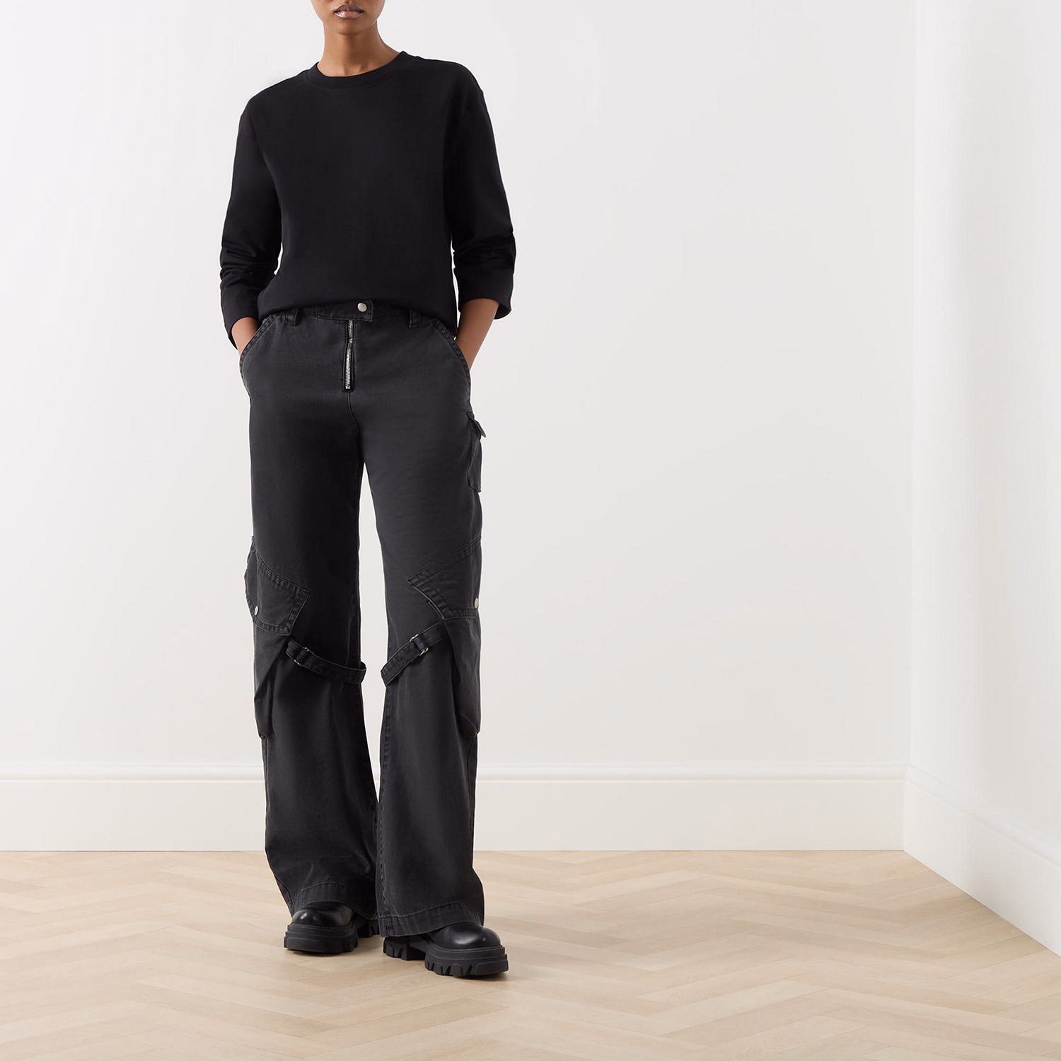 Essential Boxy Fit Long-Sleeved T-Shirt