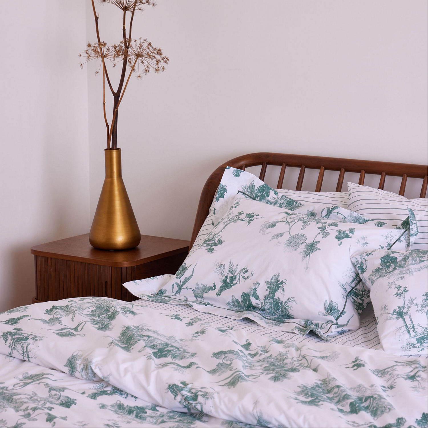 300 Thread Count Green Toile Oxford Pillowcase