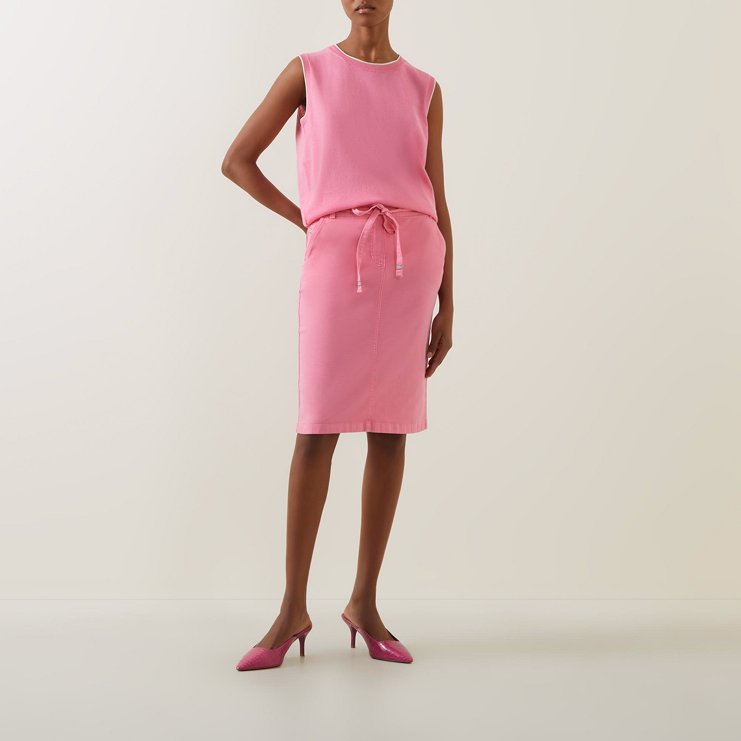 Contrast-Trim Sweater Vest