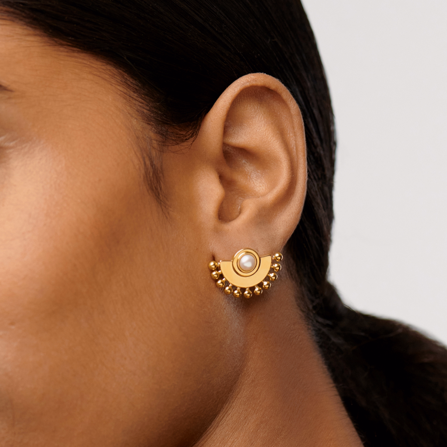 Zenyu Fan Gemstone Stud Earrings