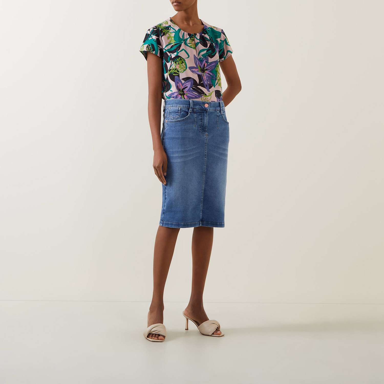 Keyhole-Detail Floral Print Blouse