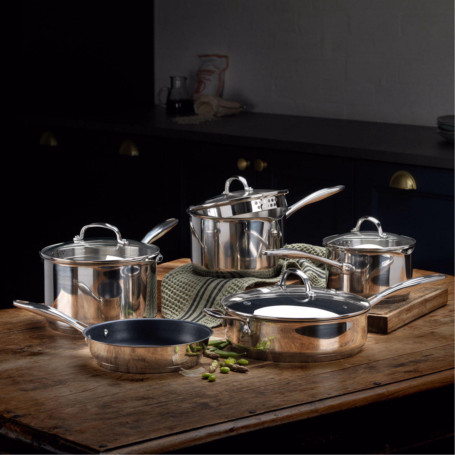 7000 Profile Five-Piece Draining Saucepan Set