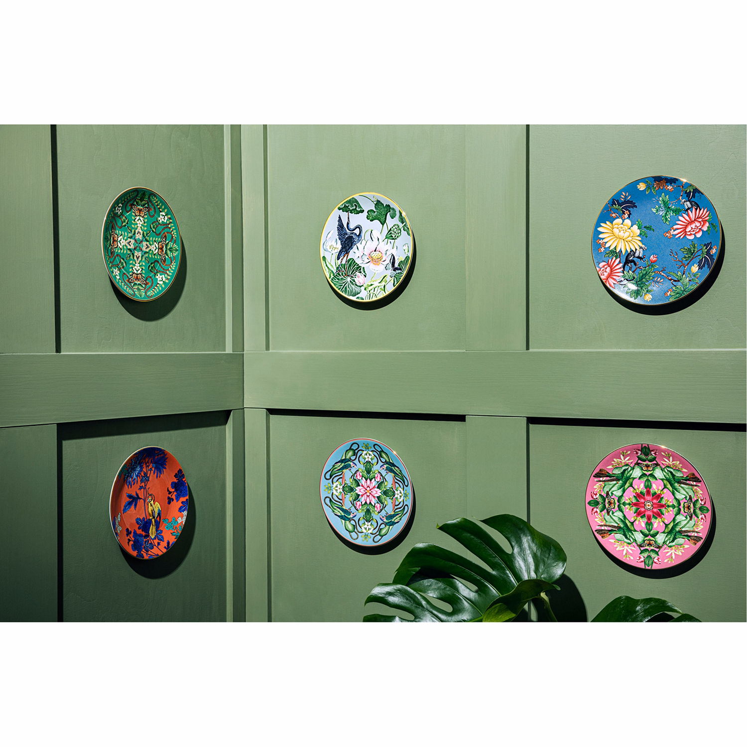 Wonderlust Golden Parrot Plate