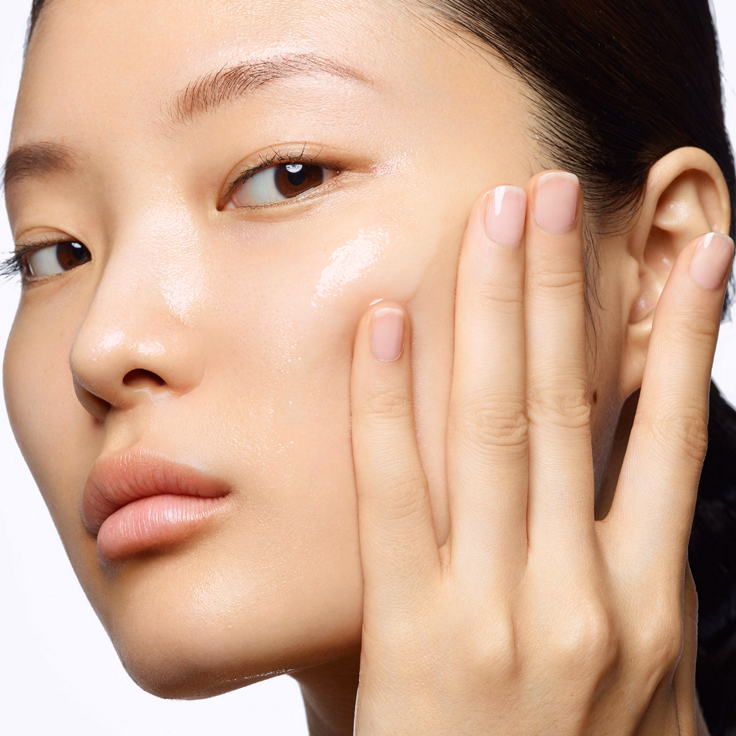 Hydra Bounce Essence-In-Lotion