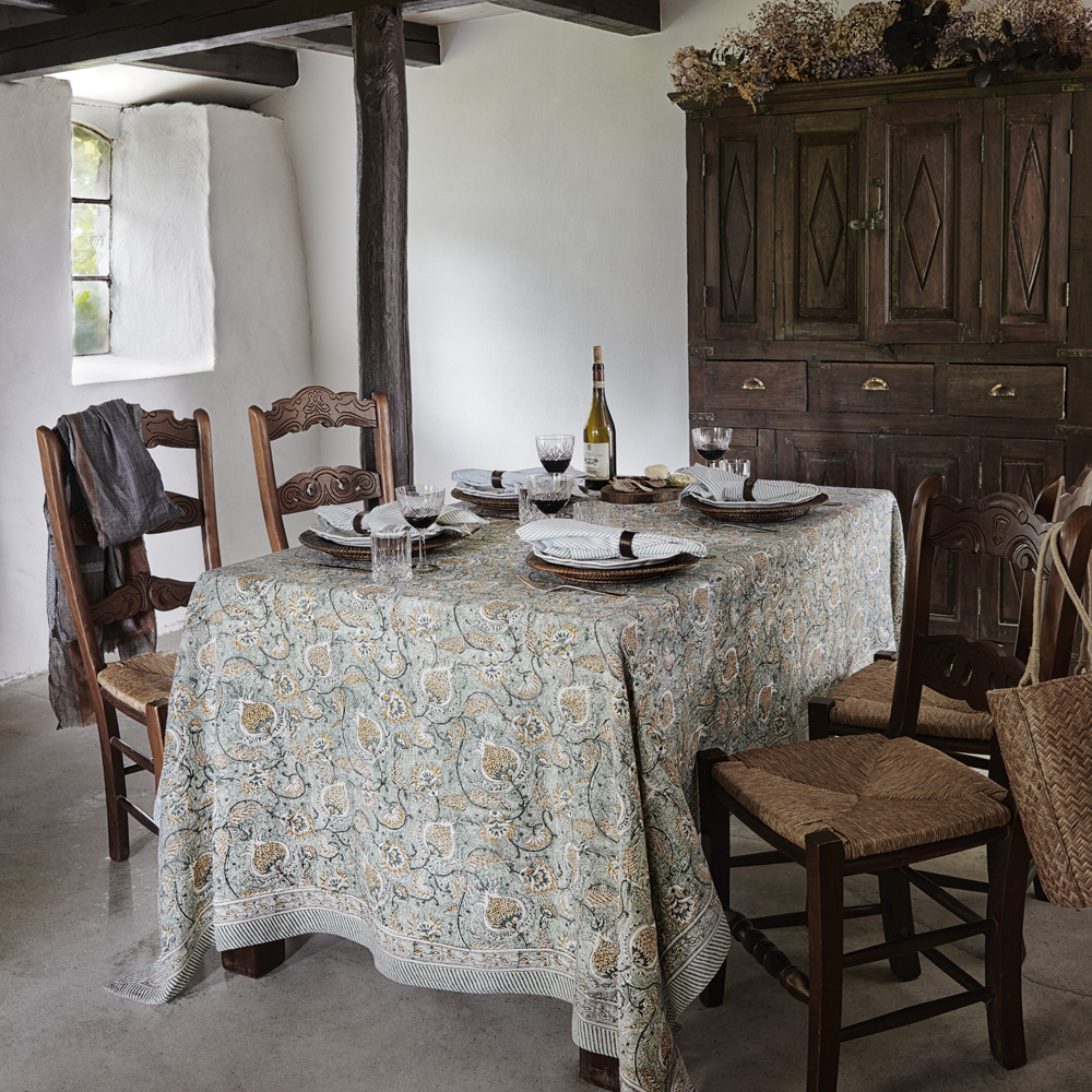 Pomegranate Bordsduk 170x270 cm Seafoam