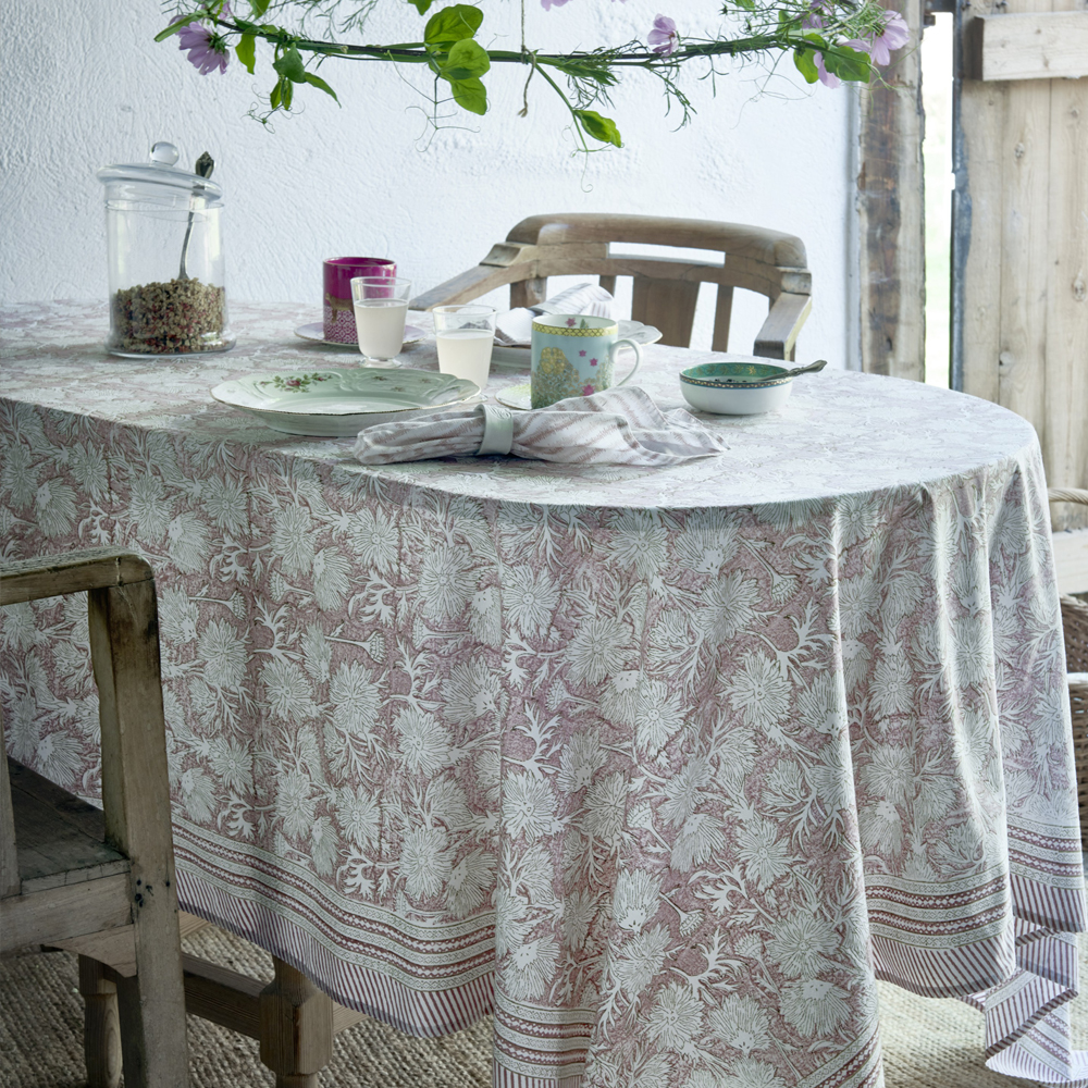 Waterlily Bordsduk 150x230 cm Rosa