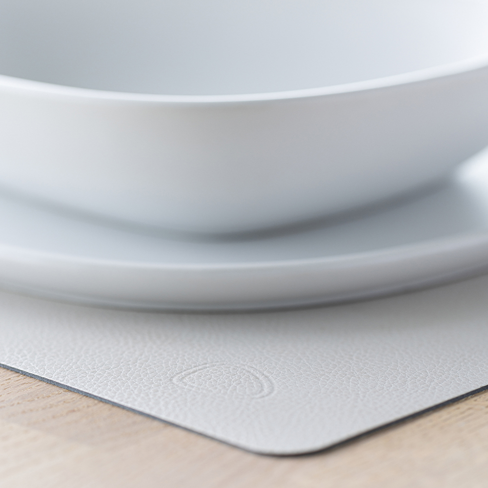 Leather Serene Square Bordstablett L 35x44 cm Cream