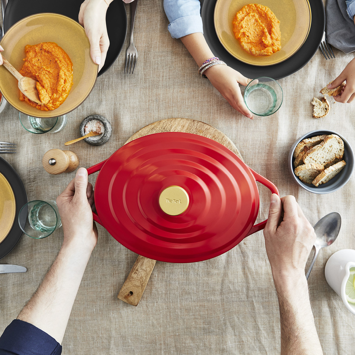 Air Oval Gryta 30 cm Röd