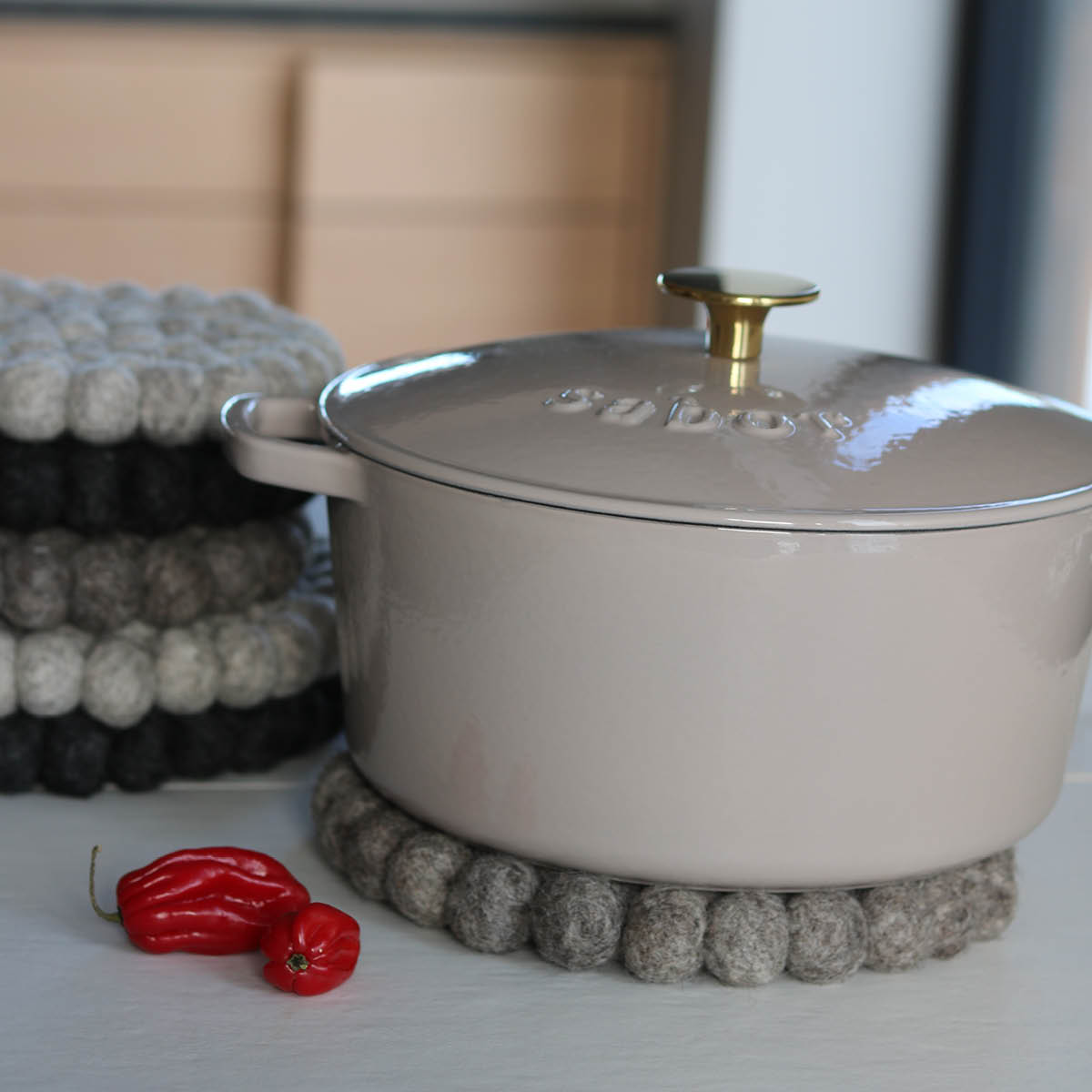 Hotspot Grytunderlägg 19 cm Creme