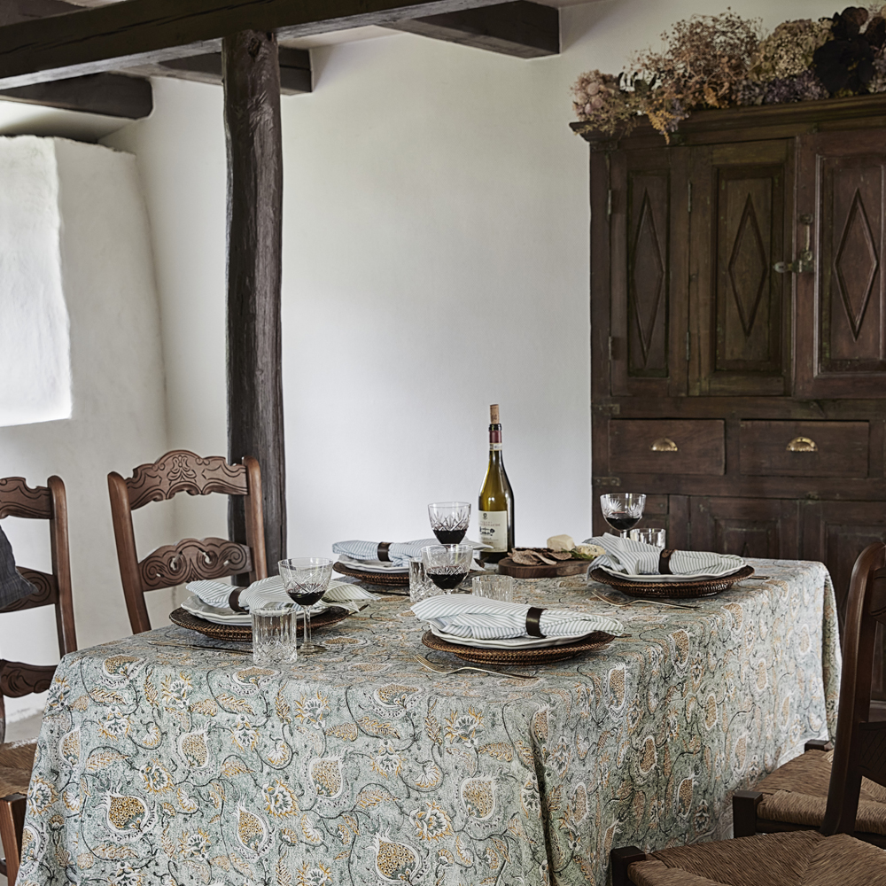 Pomegranate Bordsduk 170x270 cm Seafoam