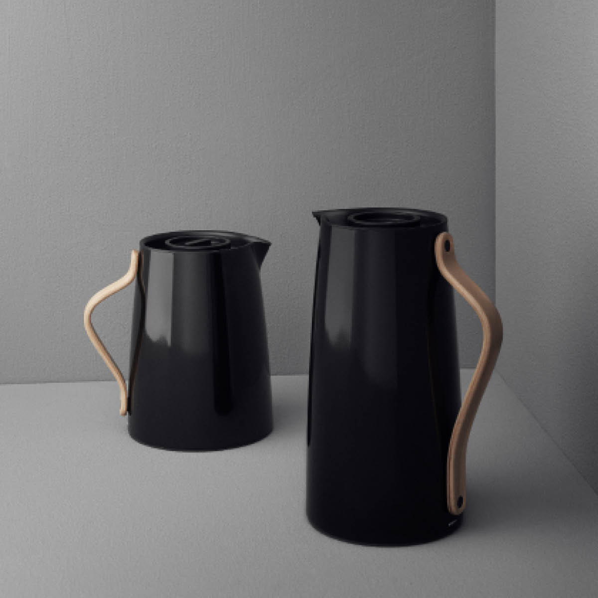 Danish Modern Emma Termoskanna Te 1 L Svart blank