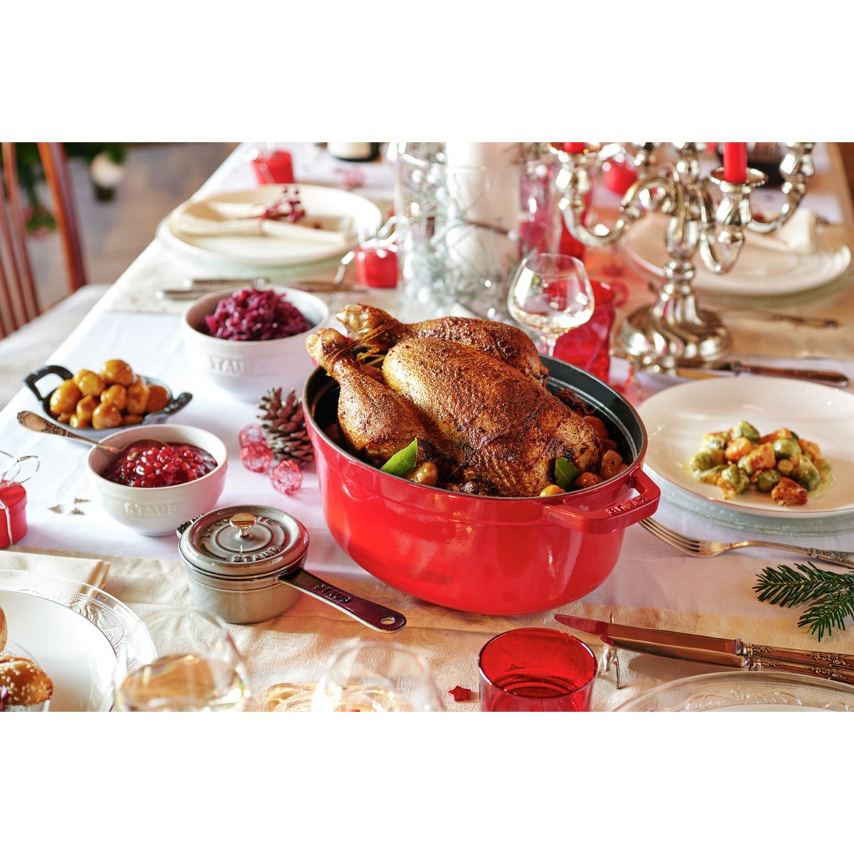 La cocotte Oval Gryta 5,5L Röd