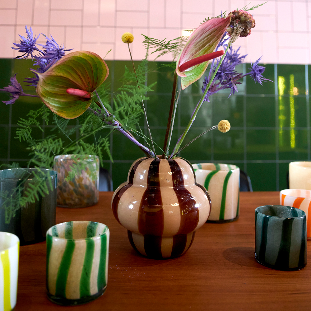 By On Curlie Vas 22 cm Brun/Beige Randig