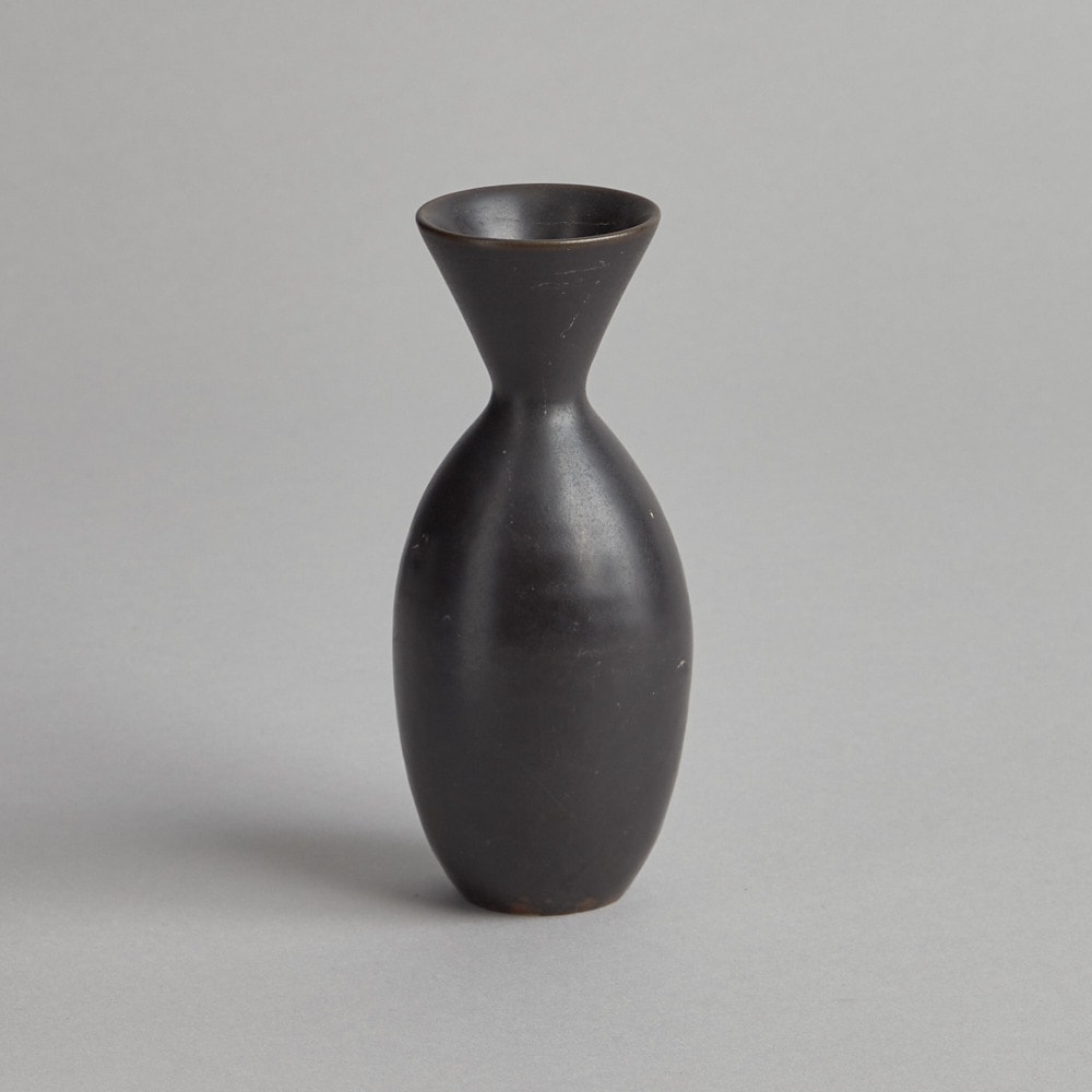 SÅLD Vas Carl Harry Stålhane 13 cm Svart